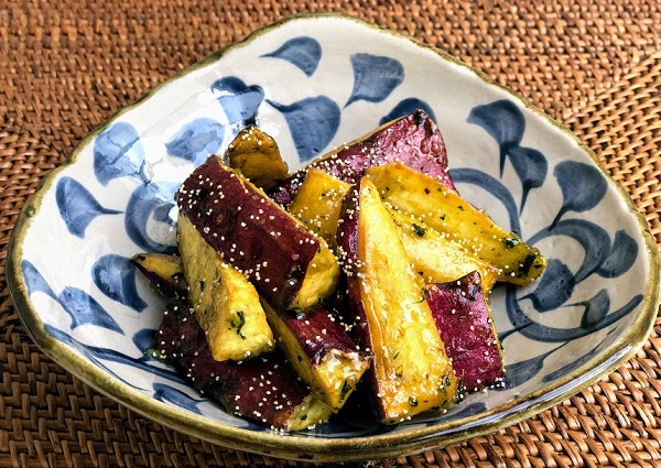 青梗菜としめじのバジルペースト炒め バジルペーストの大学芋 夏に作ったヴィーガンバジルペーストで 秋冬レシピを