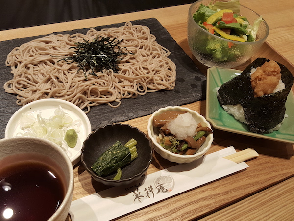 信州蕎麦 蓼科庵 たてしなあん 北千住マルイ店 北千住 しいたけや昆布出汁で そばつゆまでヴィーガン対応