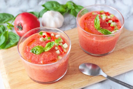 夏野菜をたっぷり補給 冷たいトマトスープ ガスパチョ